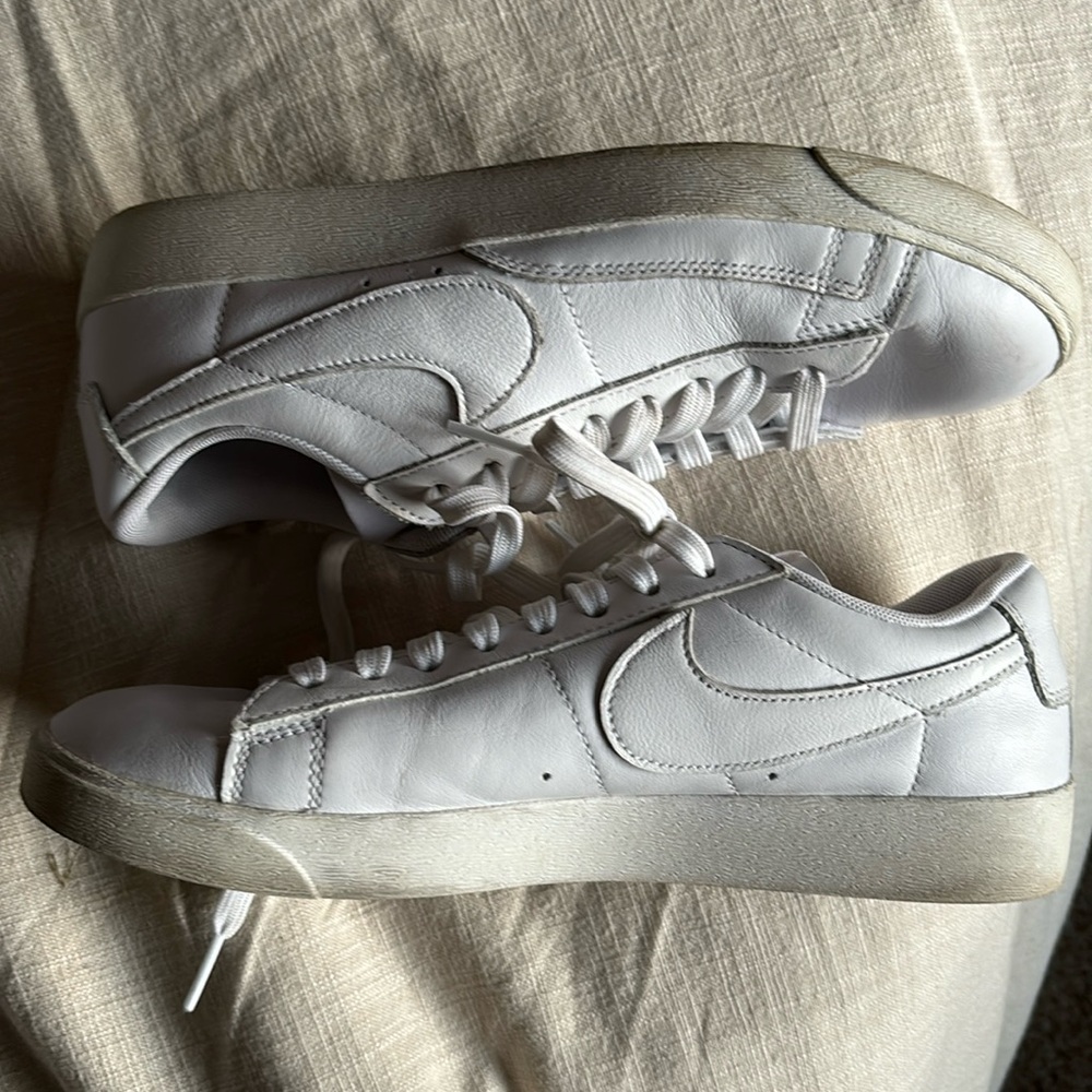 Women Nike court sneakers in white